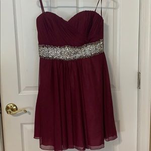 maroon dress sweetheart neckline beaded waist